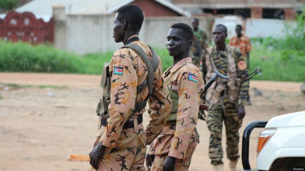 南苏丹警察和部队士兵