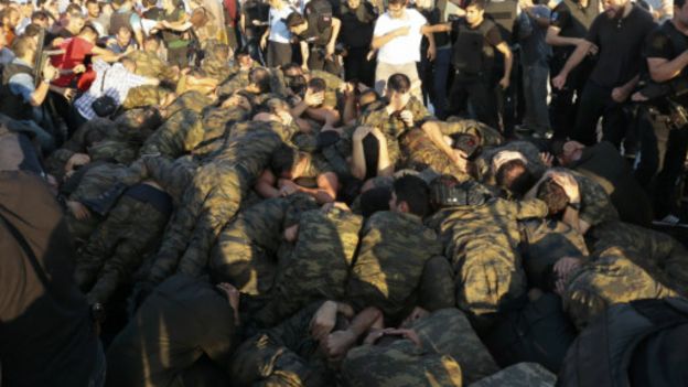 160716185047_surrendered_turkish_soldier