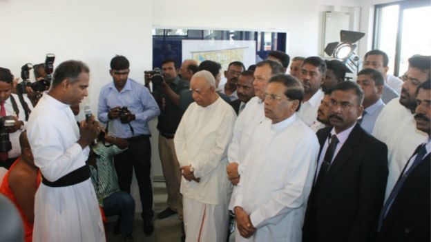 160718164133_srilanka_college_sirisena_6