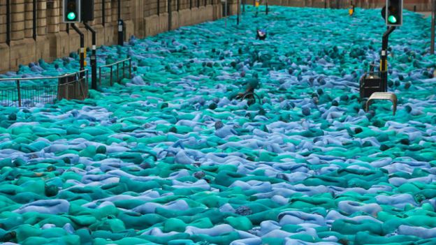 160730111547_tunick_640x360_bbc_nocredit