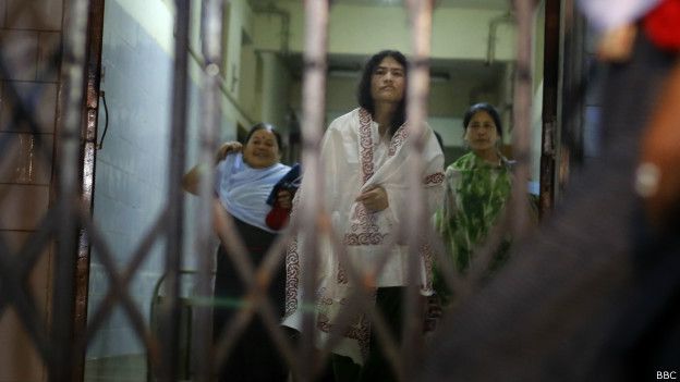 160808020658_irom_sharmila_624x351_bbc.j