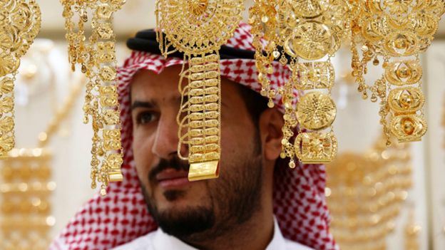 صحف عربية تناقش إجراءات التقشف السعودية و"تفوق" كلينتون على ترامب