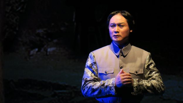龍貫天飾演毛澤東（BBC中文網圖片）