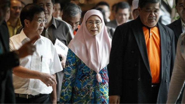 150922143639_wan_azizah_ismail_malaysia_640x360_ap_nocredit.jpg