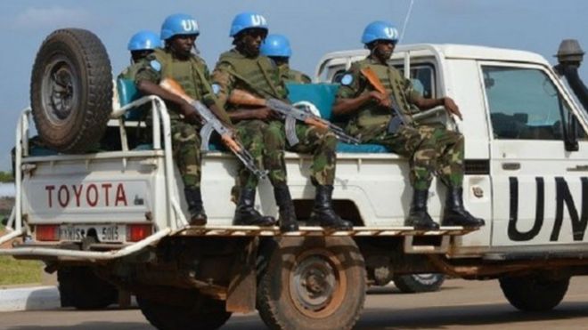 لاجئون من جنوب السودان يحتجزون 13 من أفراد بعثة الأمم المتحدة رهائن