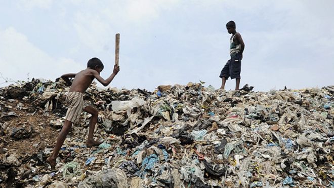 150216193750_sri_lanka_garbage_dump_512x