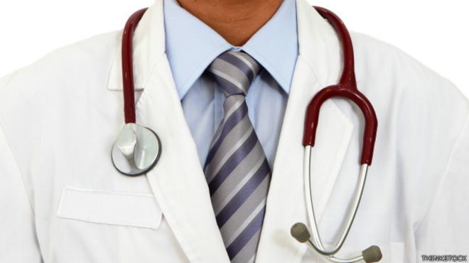 இலங்கை வடமாகாணத்தில் போதுமான மருத்துவர் இல்லாமை பொதுமக்களை பாதிப்பதாக அமைச்சர் கவலை