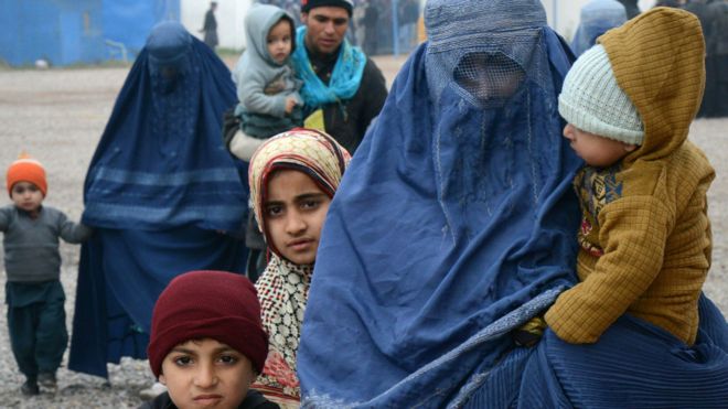 逃到巴基斯坦白沙瓦的阿富汗难民（2/2/2015）