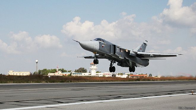 Су-24М взлетает с авиабазы "Хмеймим" в Сирии
