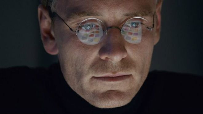Michael Fassbinder como Steve Jobs