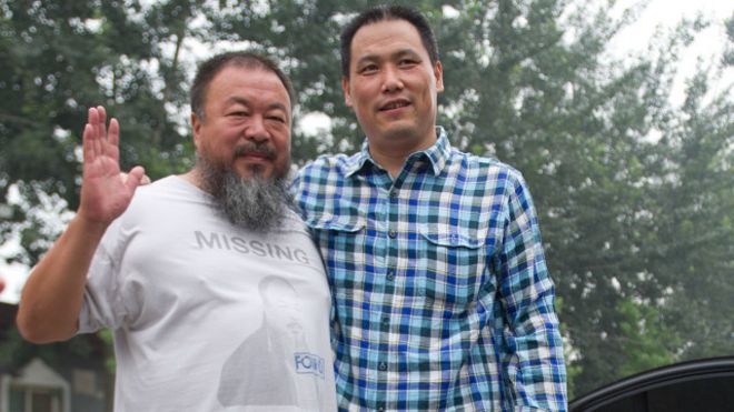 إي ويوي يفتتح معرضا في جزيرة ليسبوس لرفع الوعي بأزمة اللاجئين 