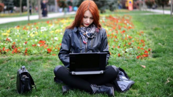160215114623_women_technology_computer_624x351_getty_nocredit.jpg