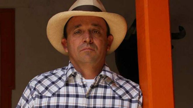 Santiago Uribe, hermano menor del expresidente Álvaro Uribe, fue capturado en la ciudad de Medellín, Antioquia.