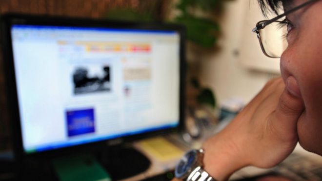 مشاهدة المواد الإباحية على الإنترنت "تضر" بصحة الرجال