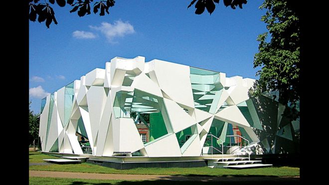 'Serpentine Pavilion 2002' de Toyo Ito - Reino Unido. Haferd y K Brandt Knapp
