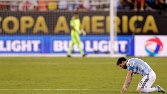 ليونيل ميسي يعتزل اللعب الدولي مع منتخب الأرجنتين