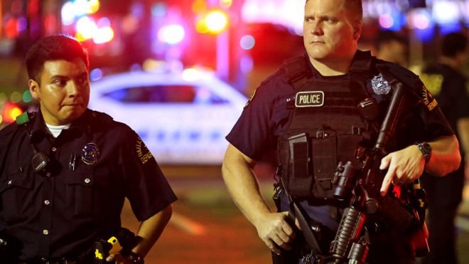 160708085704_dallas_police_shooting_640x