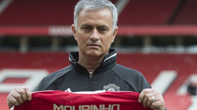 روني يشيد بمورينيو ويقول إنه استعاد "عقلية الفوز" للفريق