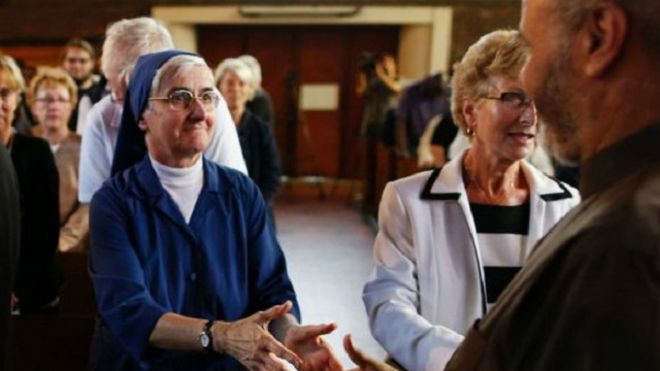 اعتقال شخصين على خلفية مقتل كاهن نورماندى