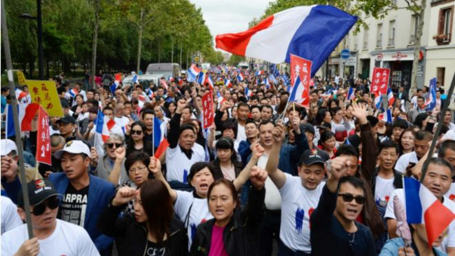 160821200806_chinese_protesters_640x360_