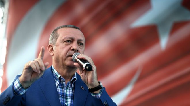 أردوغان: سنقاتل المسلحين الأكراد مثلما نقاتل "الدولة الإسلامية"