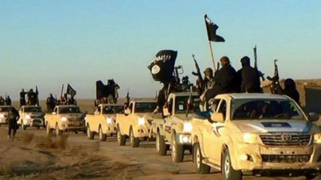 البنتاغون: مقتل قيادي بارز بتنظيم "الدولة" في غارة قرب الرقة بسوريا