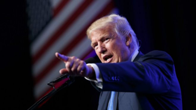 انتقادات حادة لترامب بعد "تحريضه على العنف ضد كلينتون"