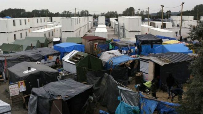 بريطانيا تستقبل أطفالا من معسكر كاليه للاجئين في فرنسا خلال أيام