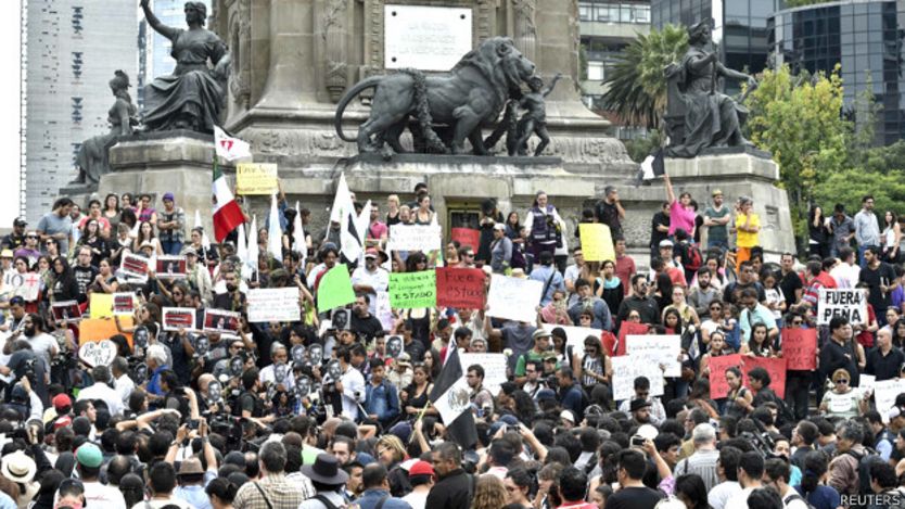 Manifestación por los asesinatos de Rubén Espinosa y cuatro mujeres
