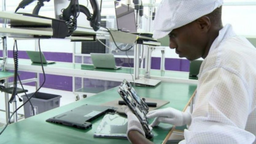 Une société argentine a mis en place cette usine de fabrication d'ordinateurs