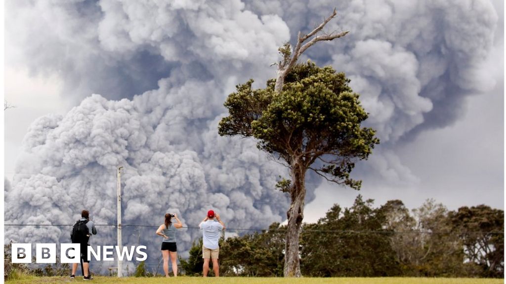 Hawaii's Mount Kilauea Explosive eruption at volcano BBC News