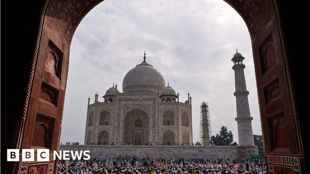 India Storm Destroys Taj Mahal Minarets BBC News