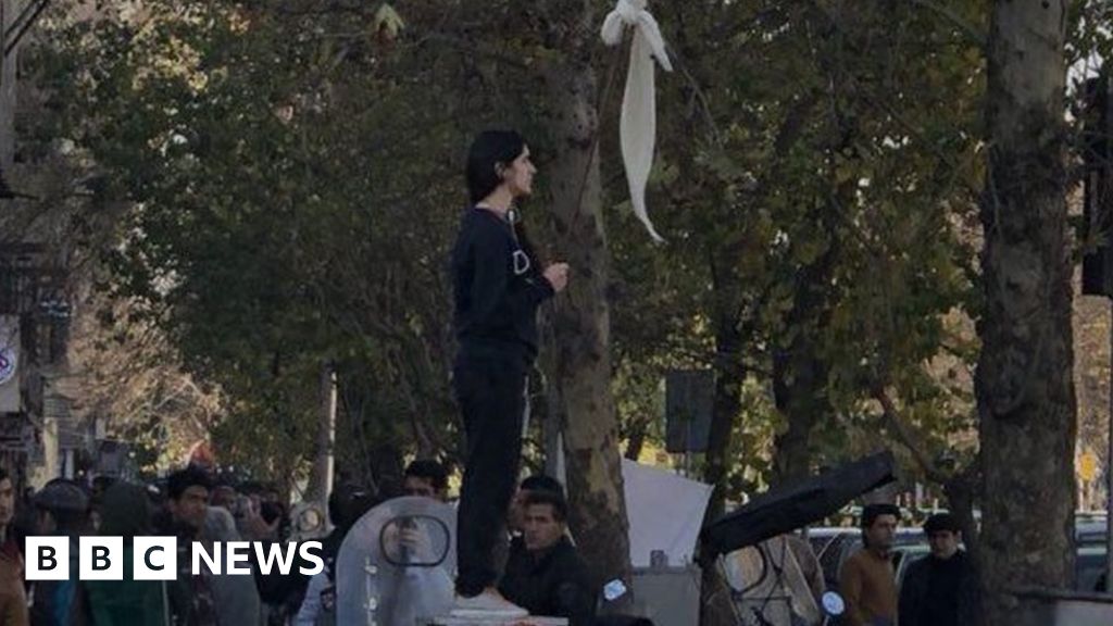 iran-frees-woman-who-took-off-headscarf-lawyer iran-frees-woman-who-took-off-headscarf-lawyer