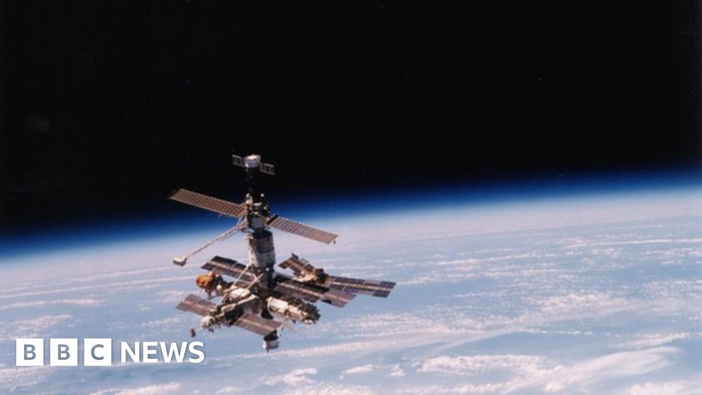 Mir Spacecraft Worst collision in the history of space flight BBC News