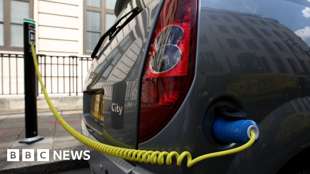 Electric cars to be allowed in bus lanes BBC News