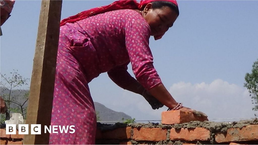How Nepal Quake Turned Women Into Builders Bbc News