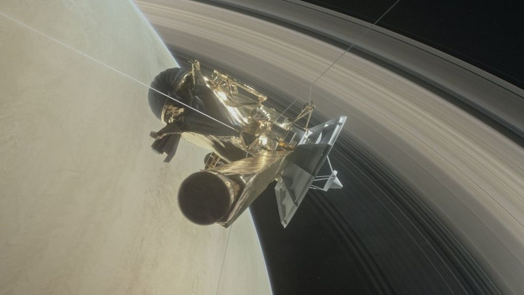 Cassini probe sets up Saturn 'grand finale'