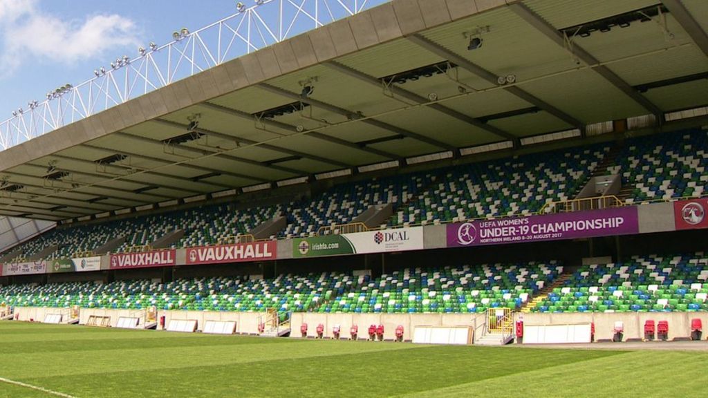 Belfast City Council to fund Celtic fanzone at pub for Linfield game - BBC News