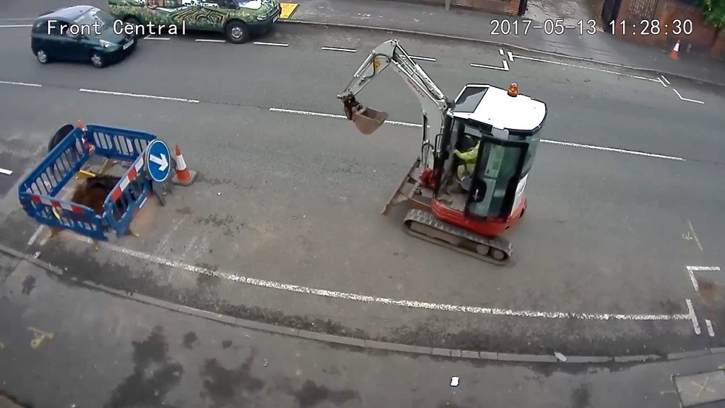 Bogus workmen in Wolverhampton steal digger in daylight