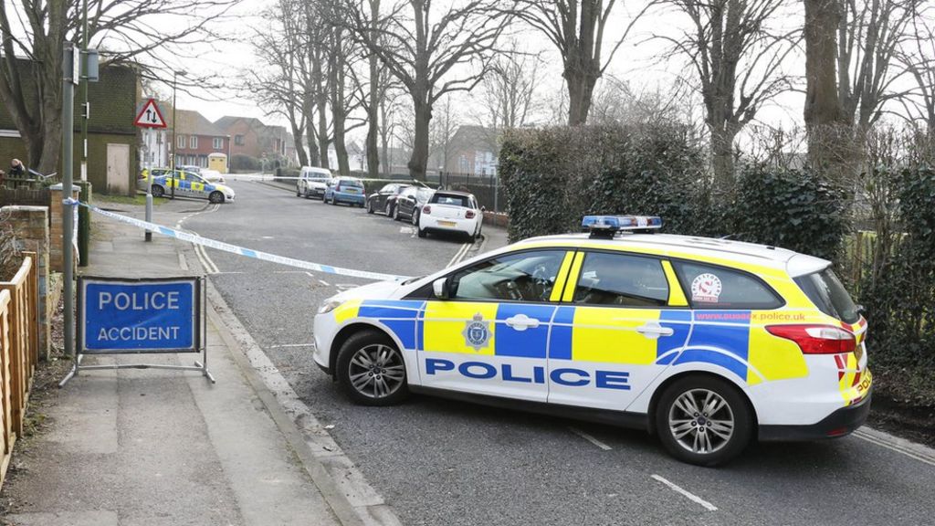 Murder charge over Chichester teen knife death - BBC News