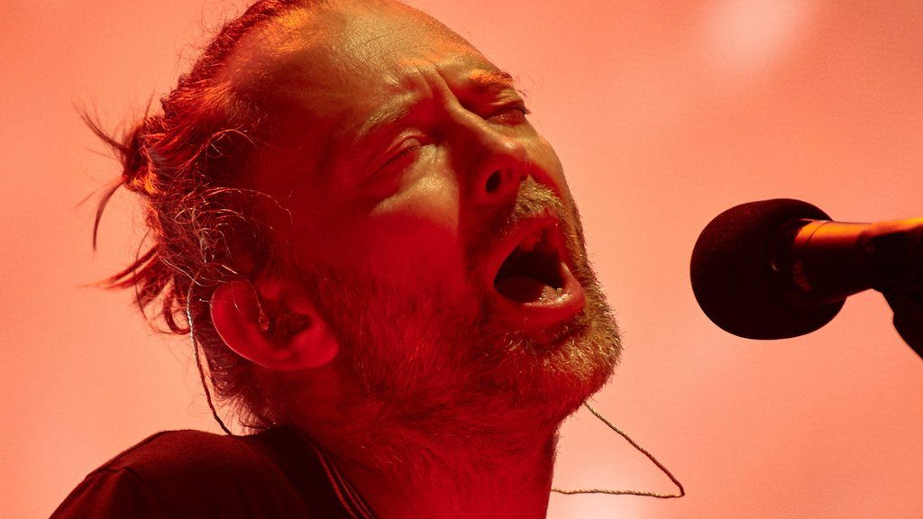 Radiohead defy critics to play Israel