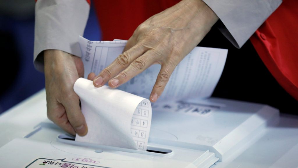 Polls open in South Korea presidential election