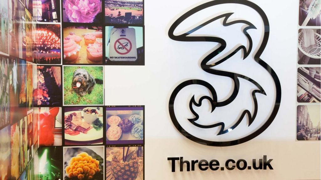 Three apologises after network problems