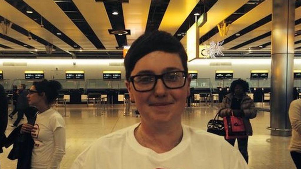 Medic suspended for 'dishonesty' over Ebola temperature