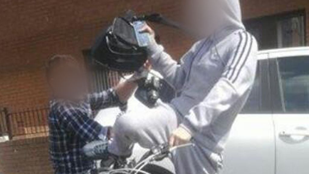 Tourists targeted in attempted robbery in west Belfast