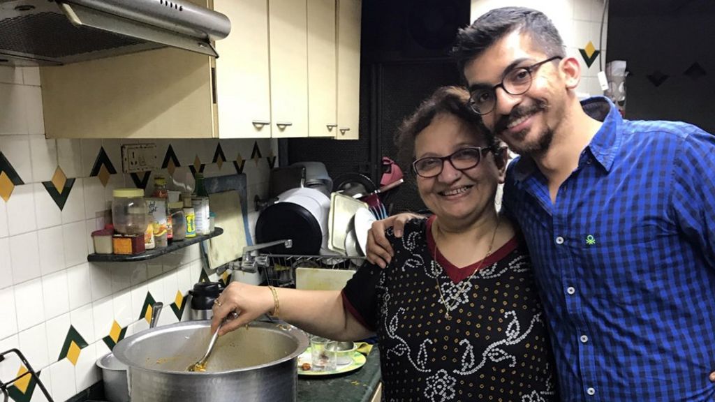 The man who hired his mother as head chef - BBC News