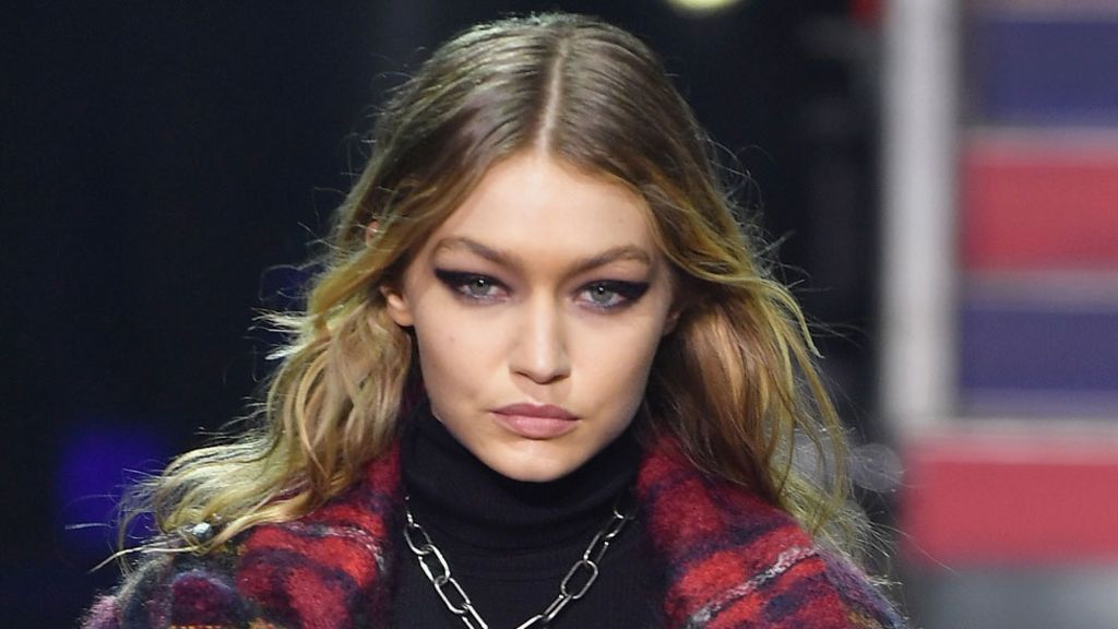 In pictures: Tommy Hilfiger and Gigi Hadid's Rock Circus - BBC News