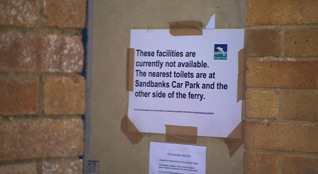 Shut Sandbanks ferry terminal loos 'inconvenient' - BBC News