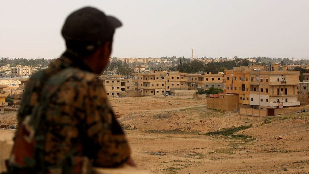 Syria war: US to arm Kurds in battle for Raqqa