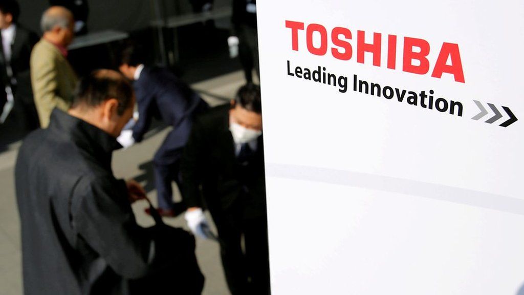 What is behind Toshiba's financial crisis?